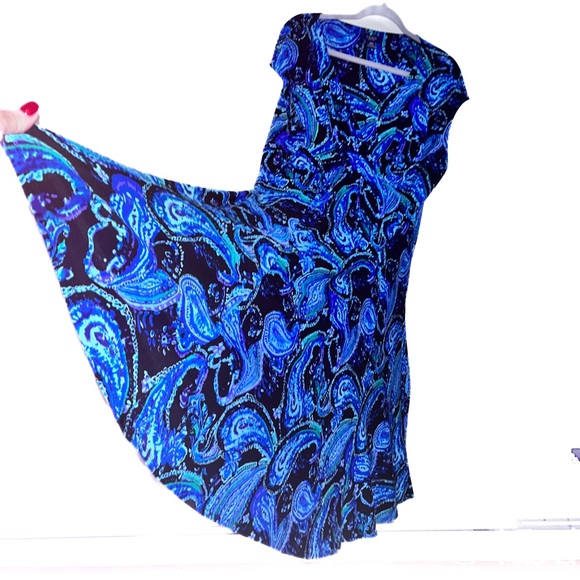 CHAPS V-Neck Dress in Fabulous Condition - Picture 6 of 9